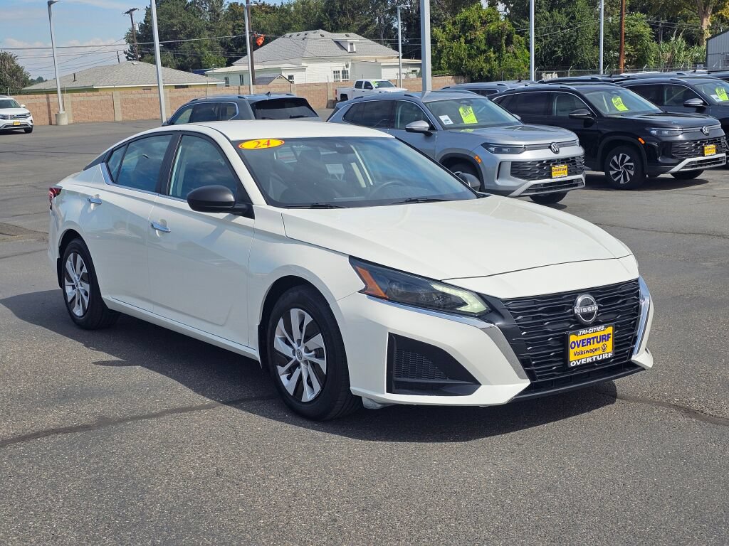 Used 2024 Nissan Altima 2.5 S FWD image 8