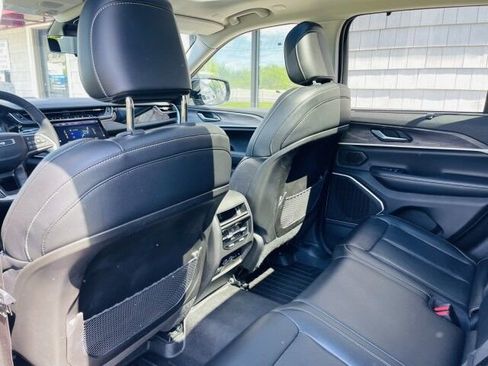 Used 2022 Jeep Grand Cherokee Limited 4xe w/ Luxury Tech Group II AWD/4WD image 15