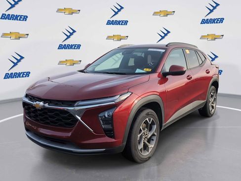 Used 2025 Chevrolet Trax LT w/ LT Convenience Package image 1