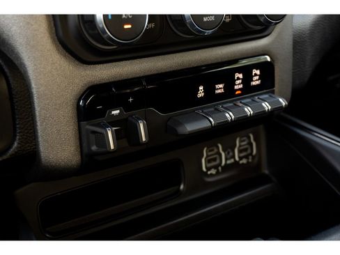 Used 2023 RAM 1500 Big Horn AWD/4WD image 33