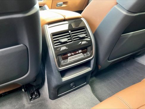 Used 2022 BMW X6 M AWD/4WD image 10