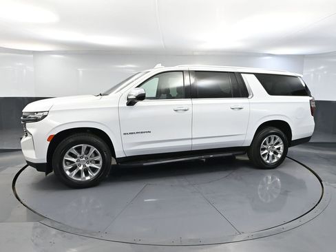 Used 2023 Chevrolet Suburban Premier image 12