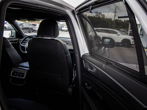 New 2026 Volkswagen Atlas Cross Sport SE FWD image 21