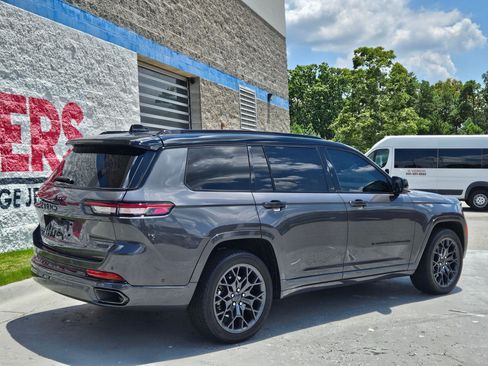 Used 2023 Jeep Grand Cherokee L Summit w/ High Altitude Package AWD/4WD image 7