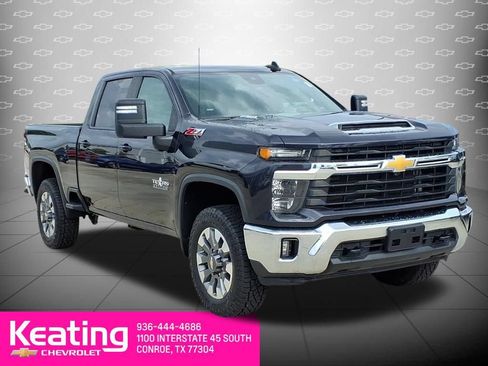 Used 2024 Chevrolet Silverado 2500 LT w/ Texas Edition AWD/4WD image 3