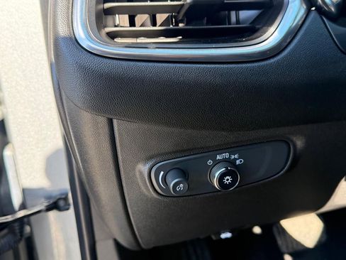 Used 2023 Chevrolet Equinox LT image 8