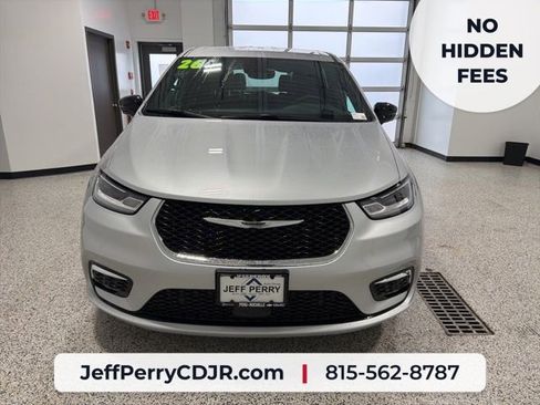 New 2026 Chrysler Pacifica Select FWD image 20