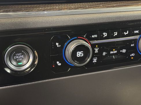 Used 2024 Chevrolet Silverado 1500 LT image 36