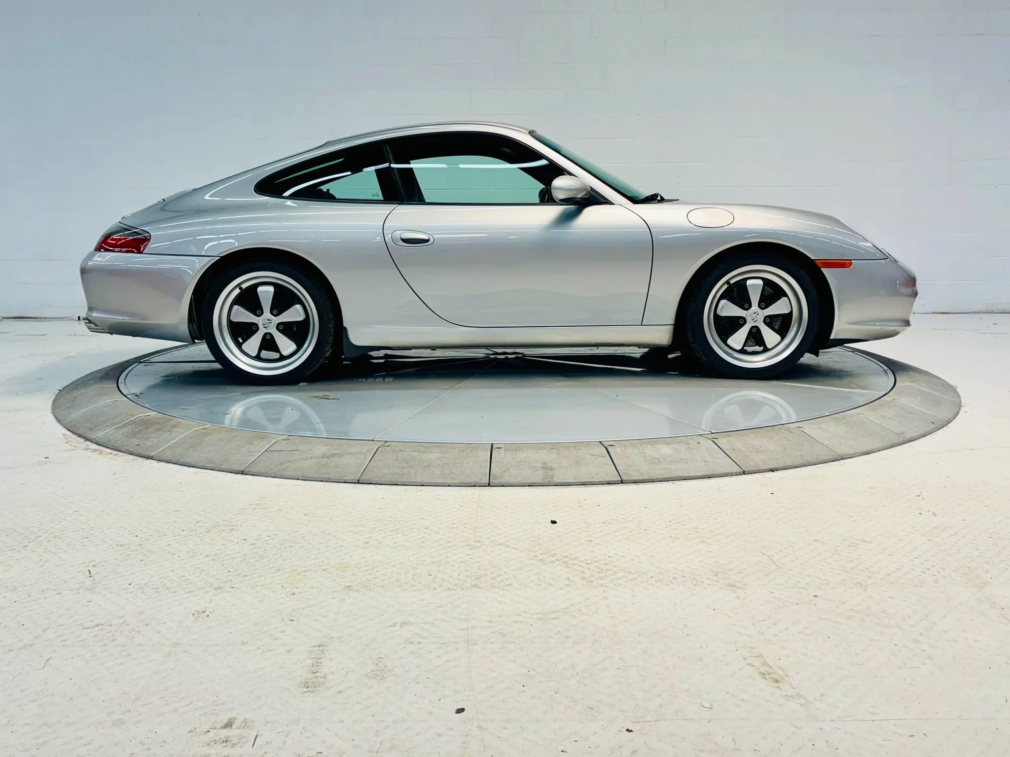 Used 2002 Porsche 911 GT3 RS image 21