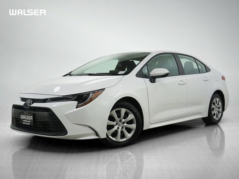 Used 2025 Toyota Corolla LE image 1