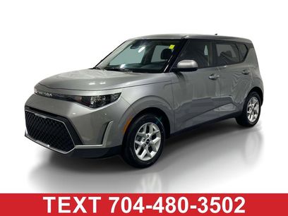 Used 2025 Kia Soul LX w/ LX Technology Package