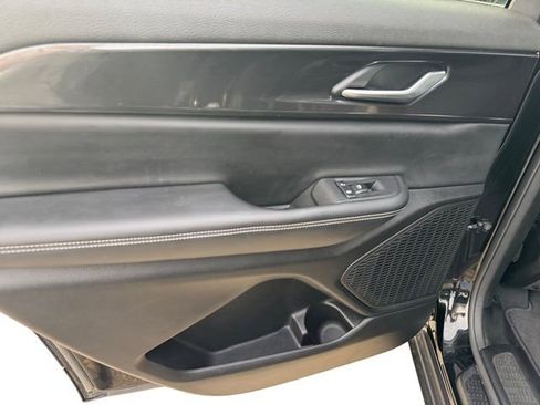 Certified 2023 Jeep Grand Cherokee L Laredo AWD/4WD image 19