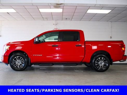 Used 2024 Nissan Titan SV w/ SV Convenience Package image 3