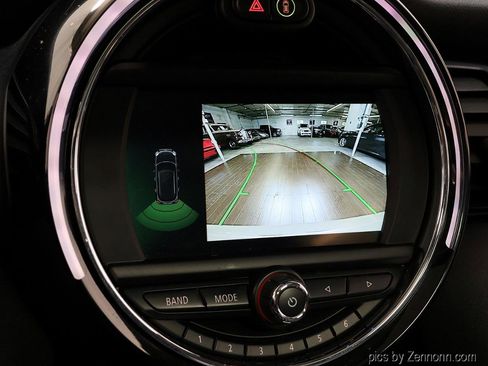 Used 2020 MINI Cooper 4-Door Hardtop w/ Storage Package FWD image 19