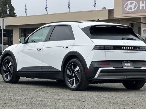 Certified 2025 Hyundai Ioniq 5 SEL image 9