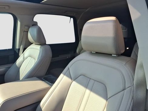 Used 2024 Ford Expedition Max Limited AWD/4WD image 18