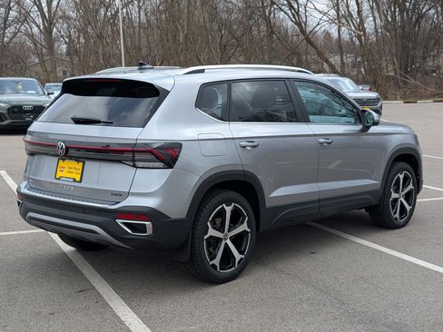 New 2026 Volkswagen Taos SEL AWD/4WD image 2