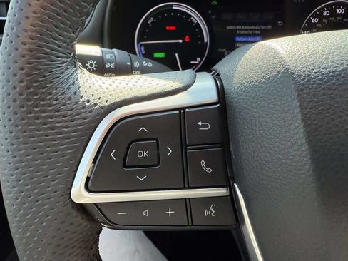 Used 2024 Toyota Sienna Limited AWD/4WD image 23