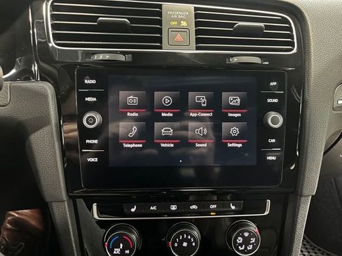 Used 2020 Volkswagen GTI SE FWD image 20