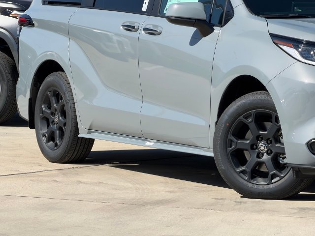 New 2026 Toyota Sienna XLE Woodland Edition AWD/4WD image 4