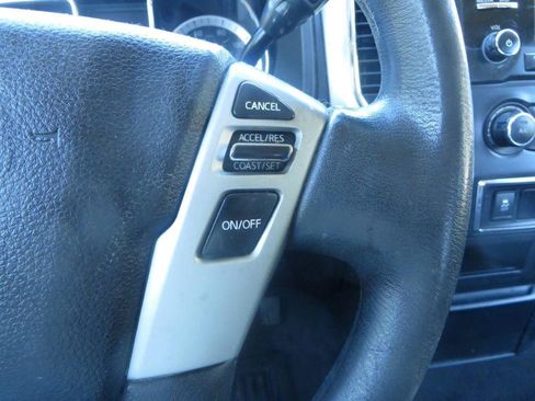 Used 2017 Nissan Titan SV RWD image 19