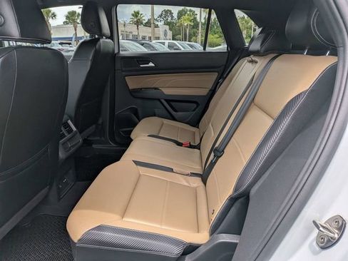 Certified 2021 Volkswagen Atlas Cross Sport SE FWD image 15