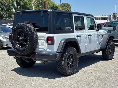 Used 2024 Jeep Wrangler Unlimited Sport AWD/4WD image 3