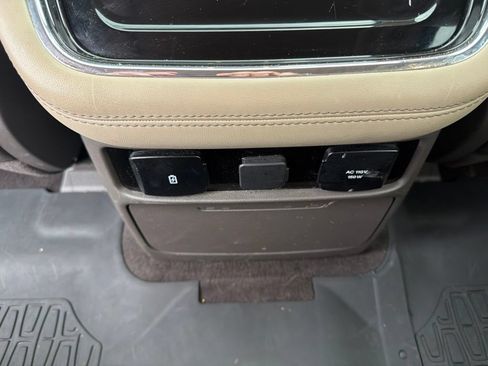 Used 2022 Lincoln Navigator Reserve AWD/4WD image 23