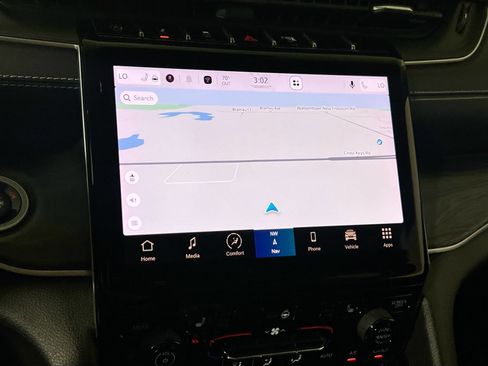 Used 2022 Jeep Grand Cherokee Limited image 13