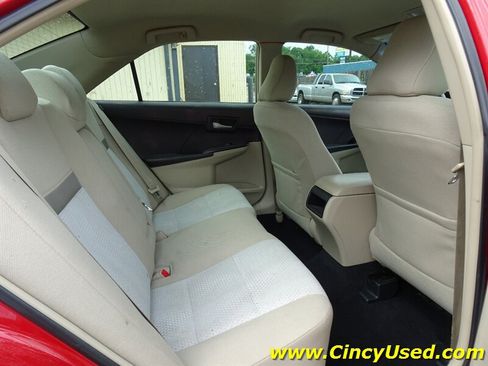 Used 2012 Toyota Camry LE FWD image 15