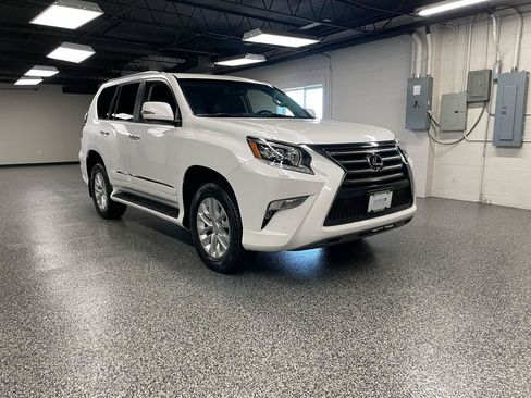 Used 2018 Lexus GX 460 Premium w/ Premium Package AWD/4WD image 3
