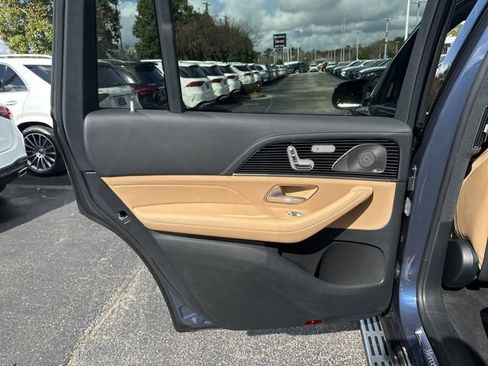 Used 2024 Mercedes-Benz GLS 580 4MATIC image 27