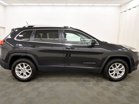 Used 2014 Jeep Cherokee Latitude w/ Comfort/Convenience Group image 8