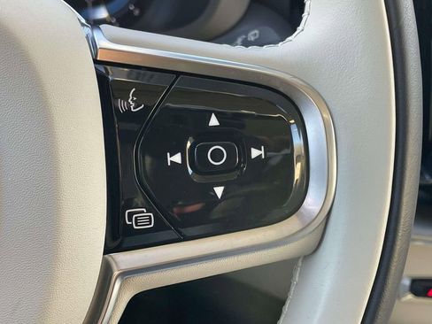 Used 2023 Volvo XC60 B5 Core image 11