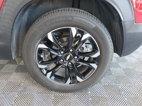 Used 2021 Chevrolet TrailBlazer LT w/ Convenience Package FWD image 16