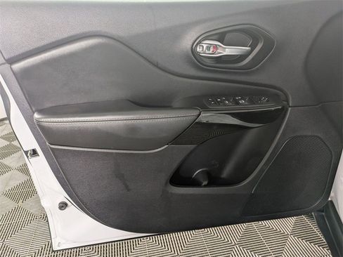 Certified 2023 Jeep Cherokee Altitude Lux image 12