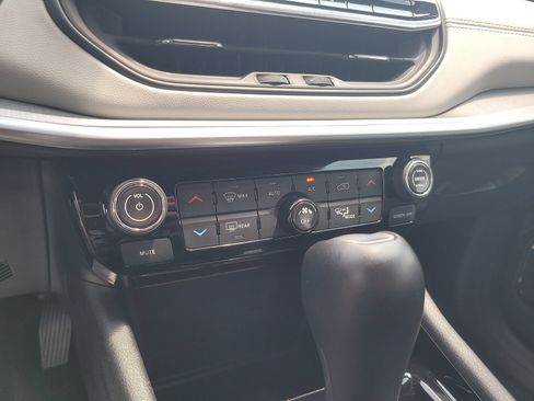 Used 2025 Jeep Compass Limited AWD/4WD image 19