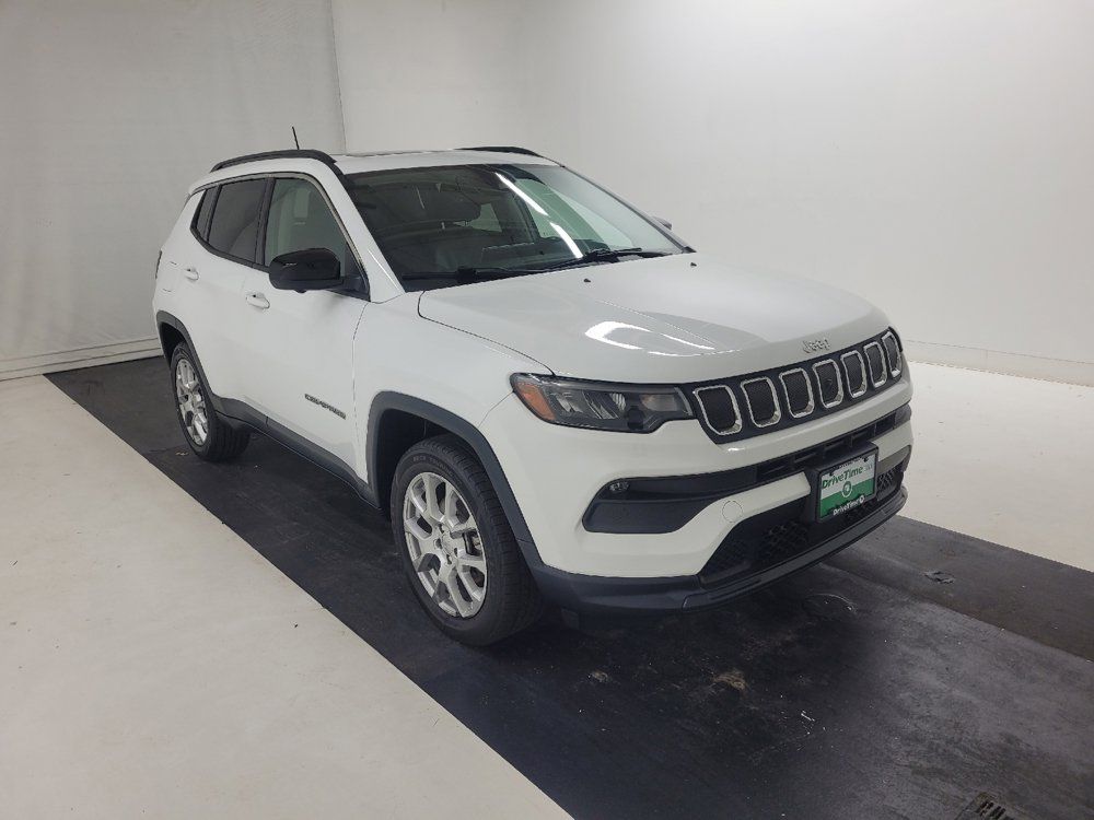 Used 2022 Jeep Compass Latitude w/ Sun and Sound Group AWD/4WD image 13