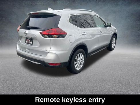 Used 2020 Nissan Rogue SV image 6