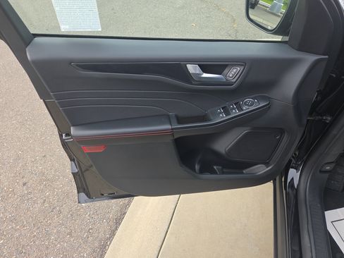 Used 2025 Ford Escape ST-Line image 11