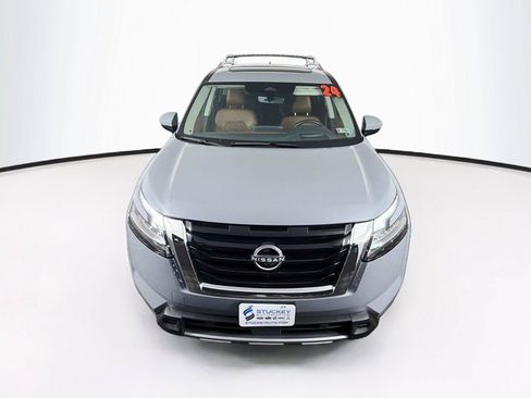 Used 2024 Nissan Pathfinder Platinum AWD/4WD image 13
