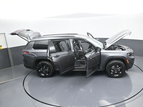 Used 2025 Jeep Grand Cherokee L Limited w/ Black Appearance Package image 39