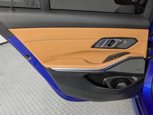 Used 2021 BMW 330i Sedan w/ M Sport Package image 17