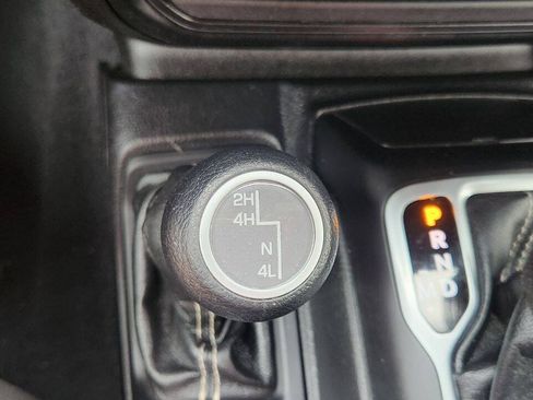 Used 2020 Jeep Wrangler Unlimited Sahara AWD/4WD image 13