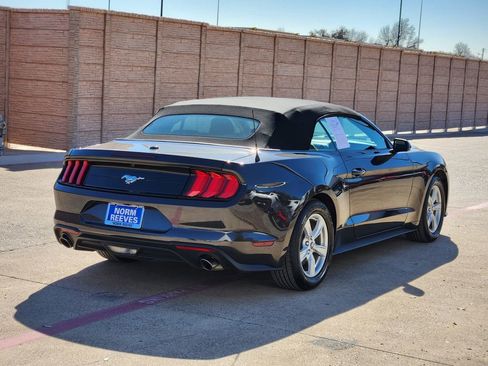 Used 2023 Ford Mustang Convertible image 7