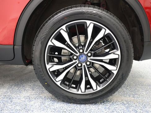 Used 2022 Ford Escape SE w/ SE Sport Appearance Package image 6