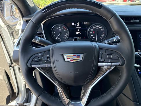 New 2025 Cadillac XT6 Premium Luxury w/ Platinum Package image 28