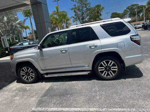 Used 2019 Toyota 4Runner Limited AWD/4WD image 4