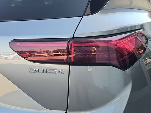 Certified 2025 Buick Envision Sport Touring image 8