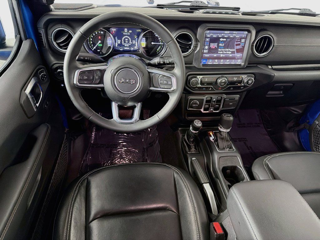 Used 2022 Jeep Wrangler Unlimited Sahara AWD/4WD image 21